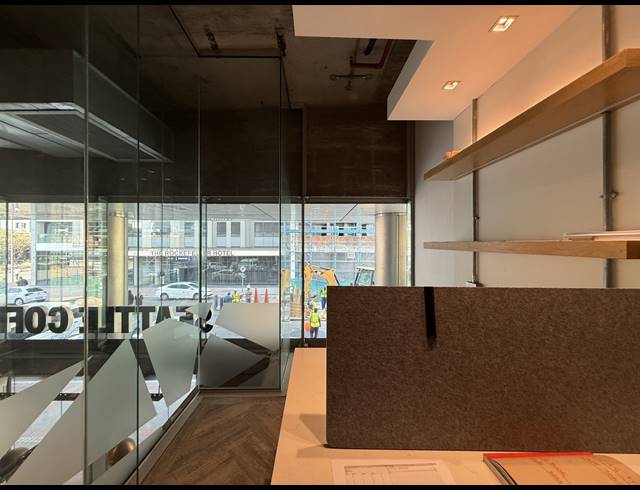 98M² OFFICE TO LET IN FORESHORE